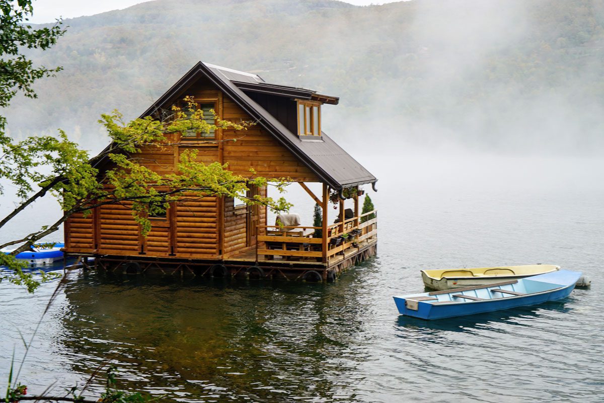 House on Lake Perucac